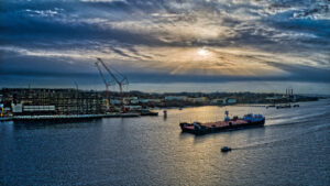 Read more about the article November 29, 2021 – Ocean Transport Barge HOLLAND Arrives at EB’s Groton Shipyard
